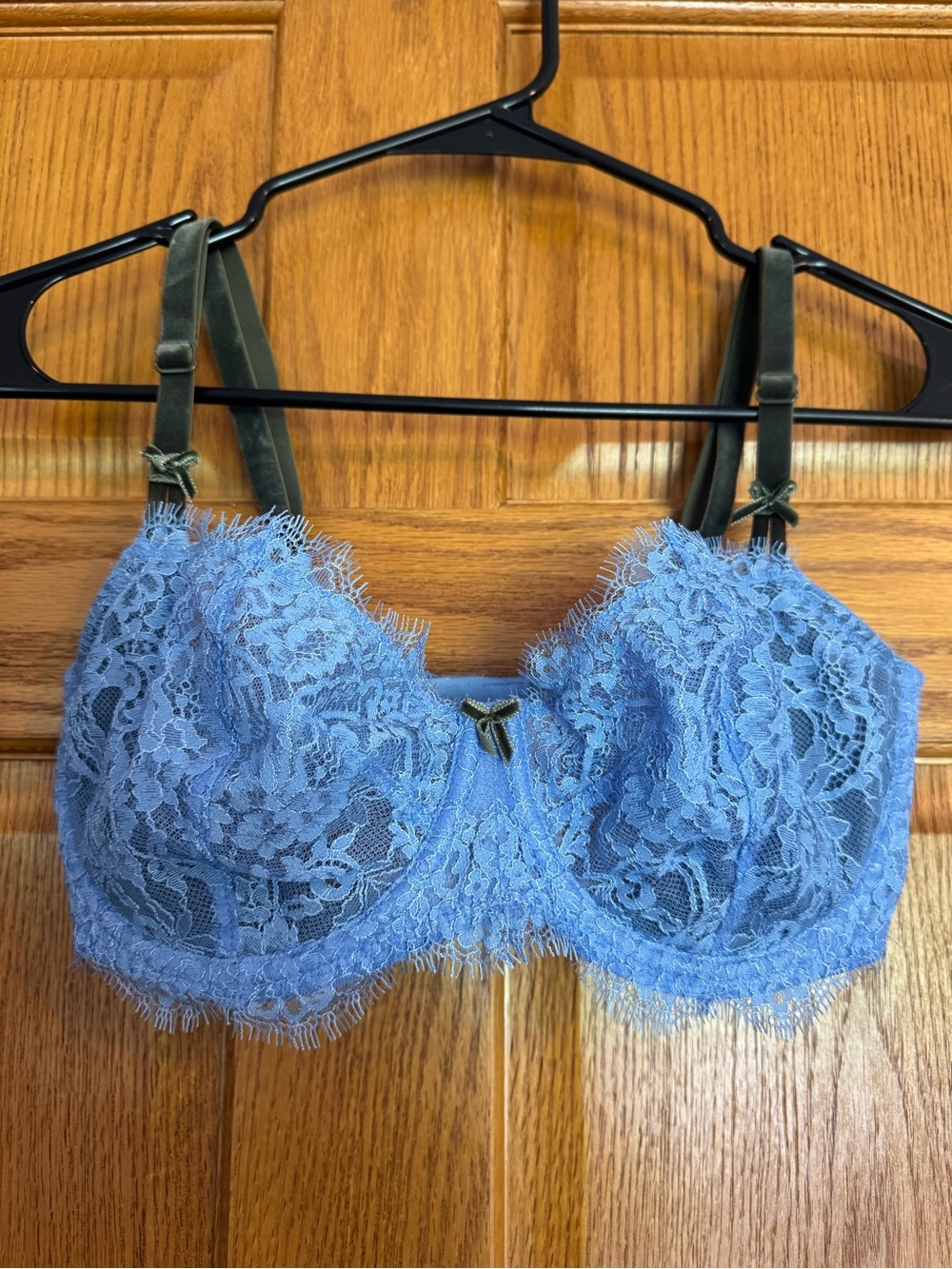 NWT Victoria’s Secret Dream Angels 34DD Blue Lace Unlined Push Up Bra